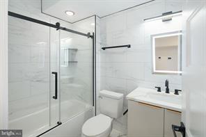 Building Photo - 2000 N Front St