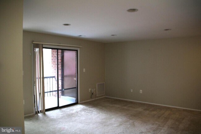 Building Photo - 8040 Needwood Rd
