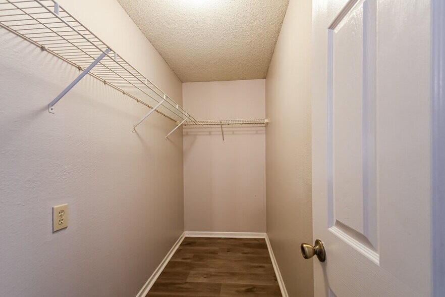 Building Photo - 144 Winterwood Dr