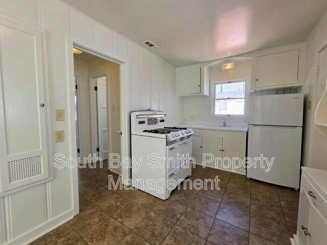 Building Photo - 57 7th Ct
