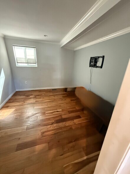 Tv room - 1233 Hyperion Ave