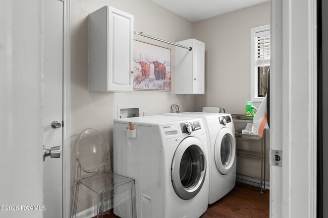 Building Photo - 401 Pinto St