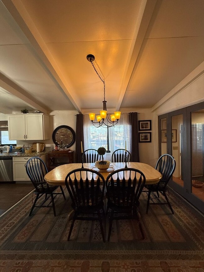 Building Photo - Stunning Fully Furnished 3 Bed-3 Bath Home with Den - Over 2300 Sq Ft.