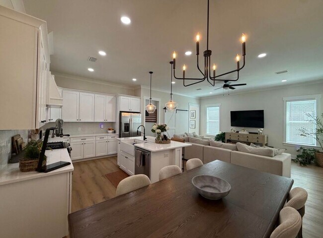 Building Photo - 306 Gazelle Ct