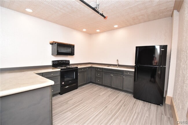 Building Photo - 152 Court St