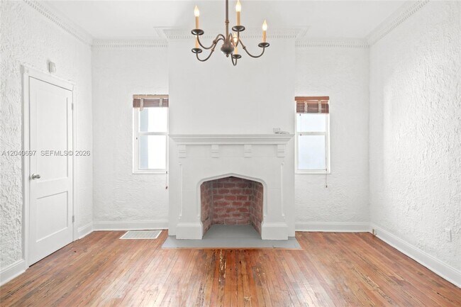 Building Photo - 160 NE 44th St