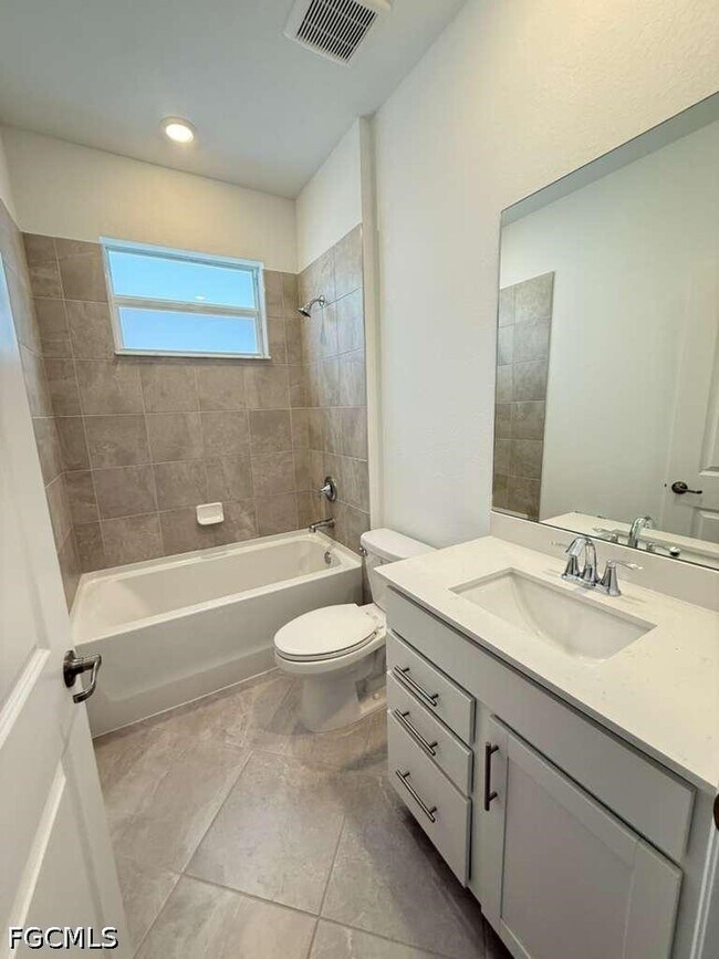 Building Photo - 14778 Martingale Pl