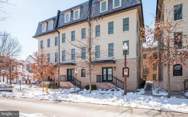 Building Photo - 1126 N Stuart St