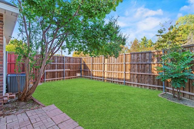 Building Photo - 892 Brentwood Dr