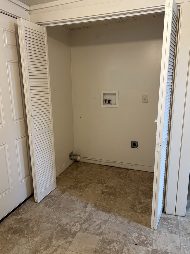 Building Photo - 844 S 300 E