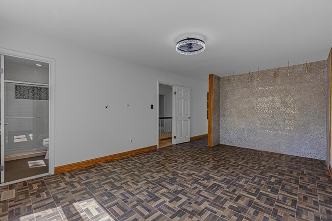 Building Photo - 1646 Stowe Rd