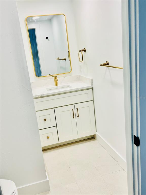 Building Photo - 1801 Beach Dr NE