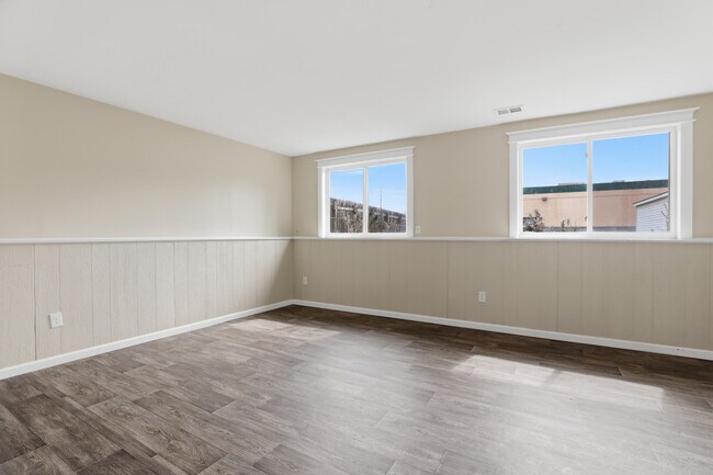 Building Photo - 41427 Larimore Ln