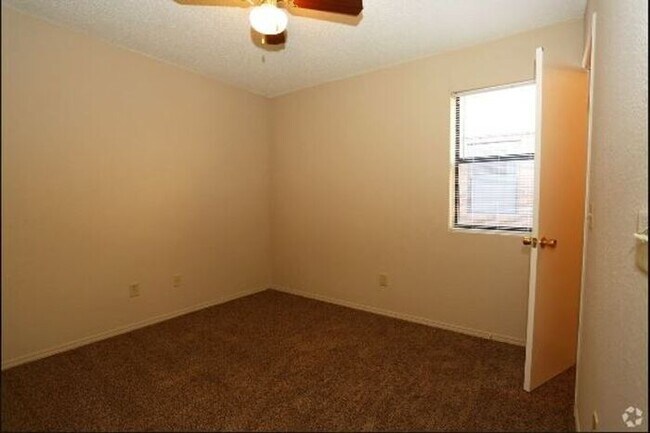 Building Photo - 355 48th Ave NW