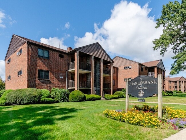 Building Photo - 606 South St