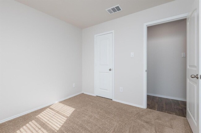 Building Photo - 105 Black Wolf Run