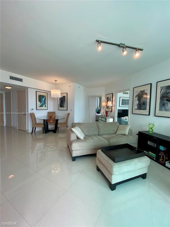 Building Photo - 2 br, 2 bath Condo - 350 S Miami Ave Apt 3813