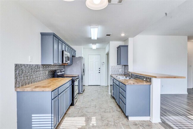 Building Photo - 1103 Madison