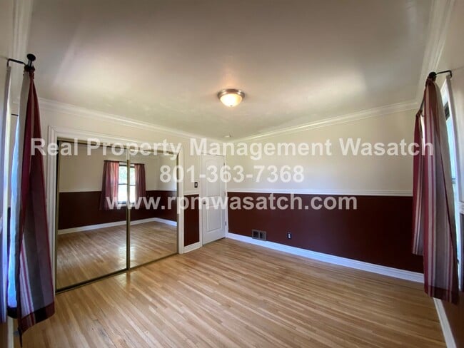 Building Photo - Take a Look at This 4 Bedroom 2 Bathroom H...