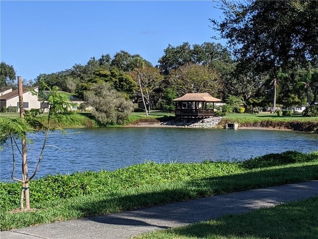 Building Photo - 3739 Glen Oaks Manor Dr