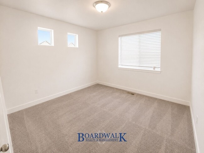 Building Photo - 5623 Coastal Ridge Ln