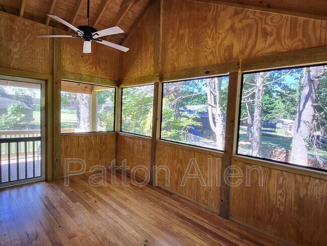 Building Photo - 295 School Rd E