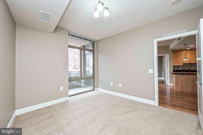 Building Photo - 3600 S Glebe Rd