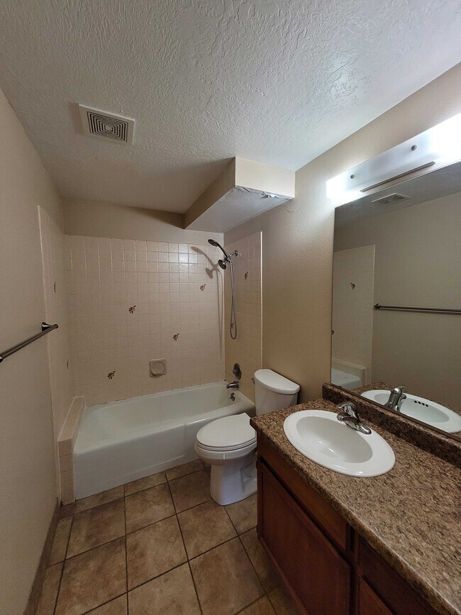 Building Photo - 125 W 1100 N