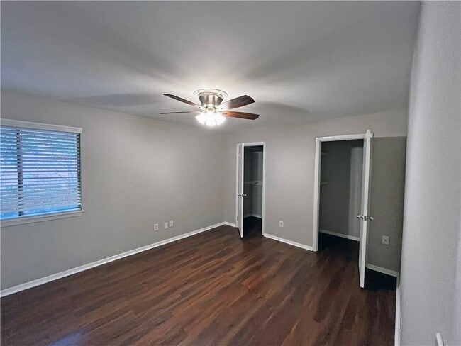 Building Photo - 346 Carpenter Dr NE