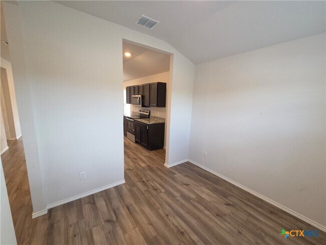 Building Photo - 1049 Velvet Ct