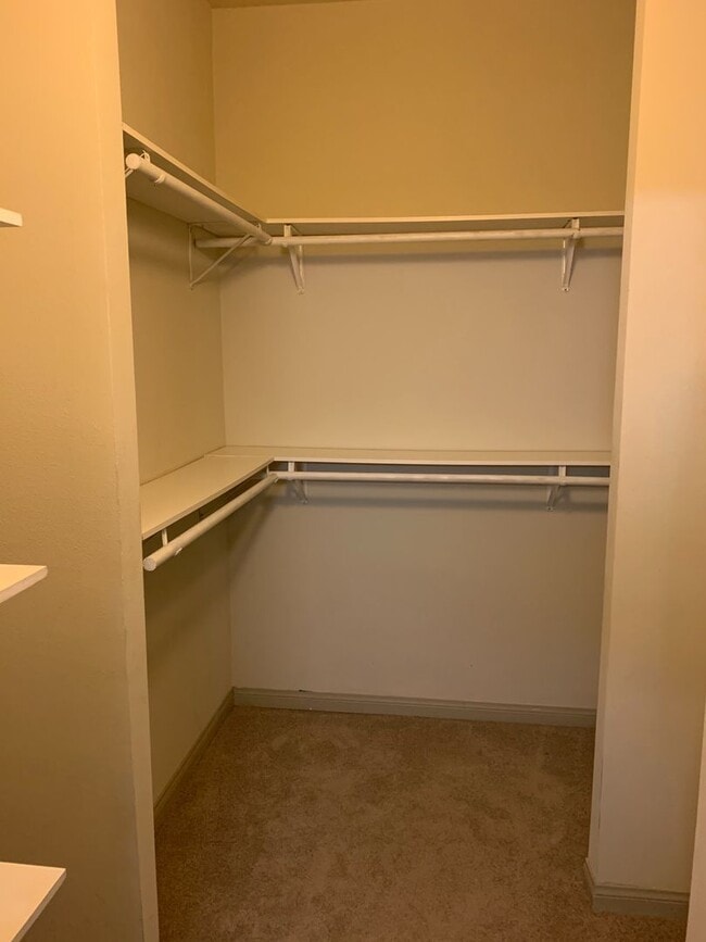 Building Photo - Beautiful 2 Bed + 2 Bath Long Beach Condo ...