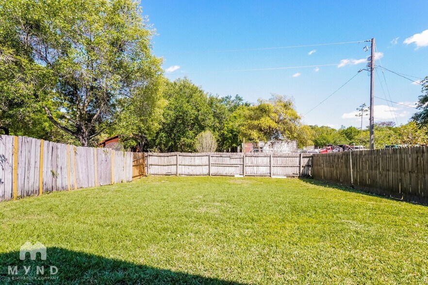 Building Photo - 9591 Lupine Ave