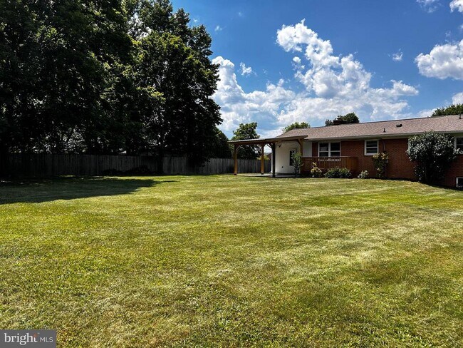 Building Photo - 112 Virginia Dr