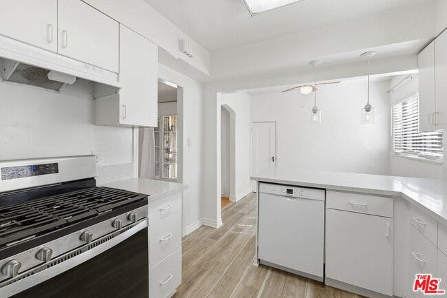 Building Photo - 1141 S Shenandoah St