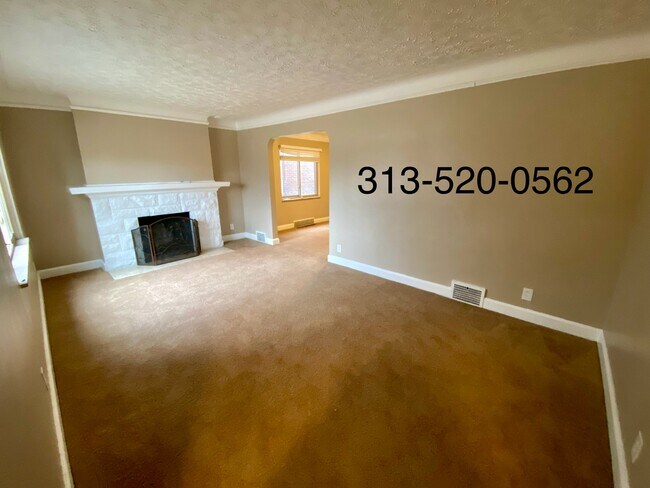 Building Photo - 15881 Manor