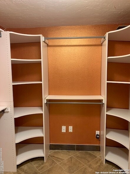 Building Photo - 1750 W Craig Pl