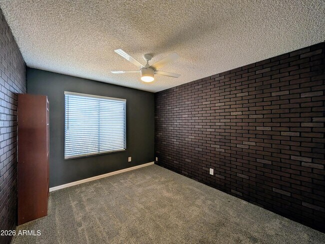 Building Photo - 10044 N 39th Ln