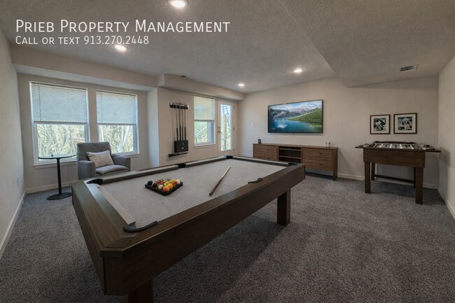 Building Photo - 3246 N 103rd Pl