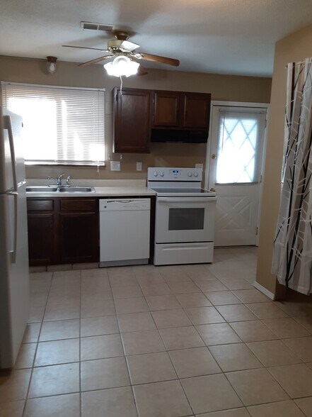 Primary Photo - 3303 Cassidy Rd