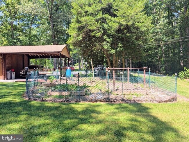 Building Photo - 6997 Gilbeth Rd