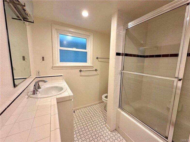 Building Photo - 455 29th St