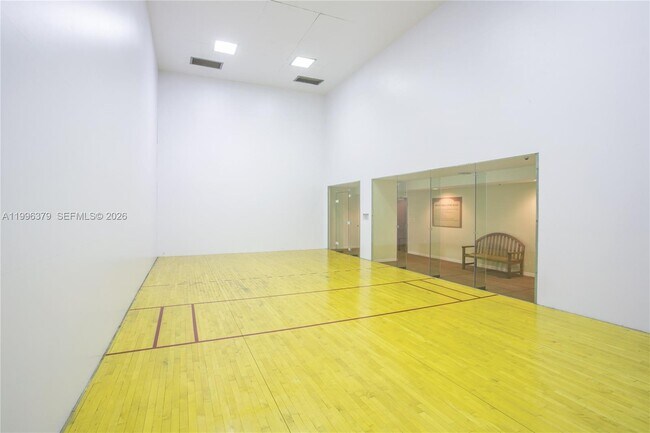 Building Photo - 1111 Brickell Bay Dr