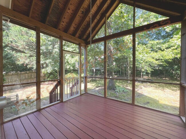 Building Photo - 413 Perry Creek Dr