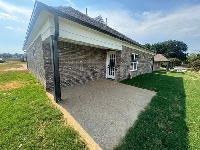 Building Photo - 8960 Acorn Ln
