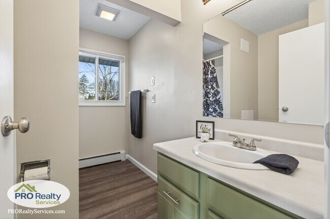 Building Photo - Recently Remodeled 4 Bedroom Home