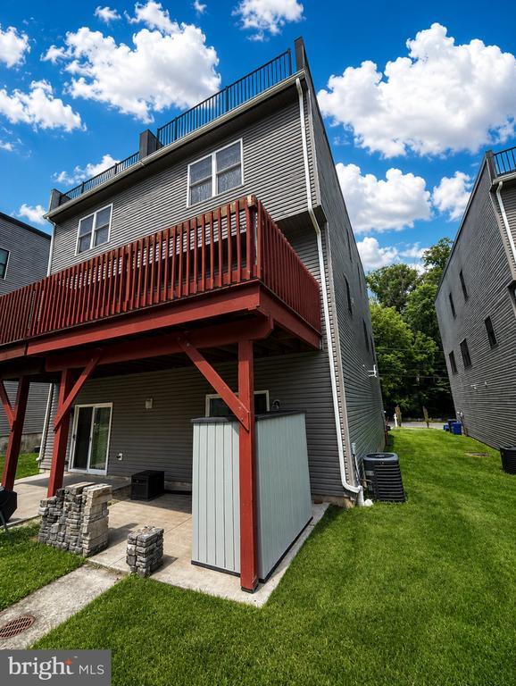 Building Photo - 286 Parker Ave