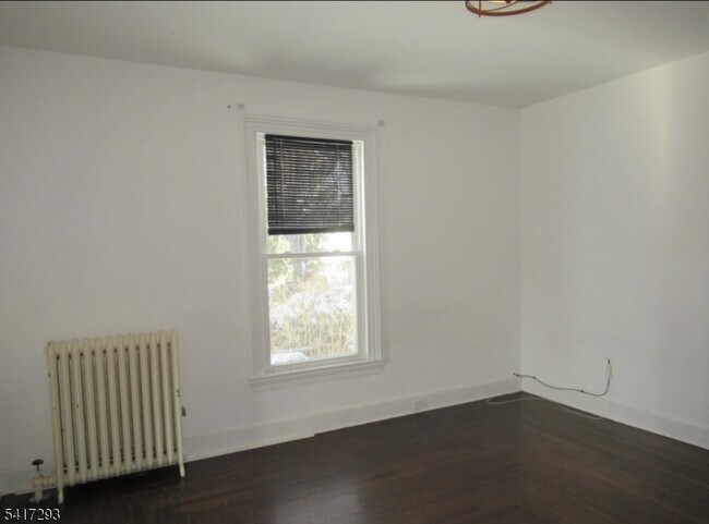 Building Photo - 3 W Fairview Ave