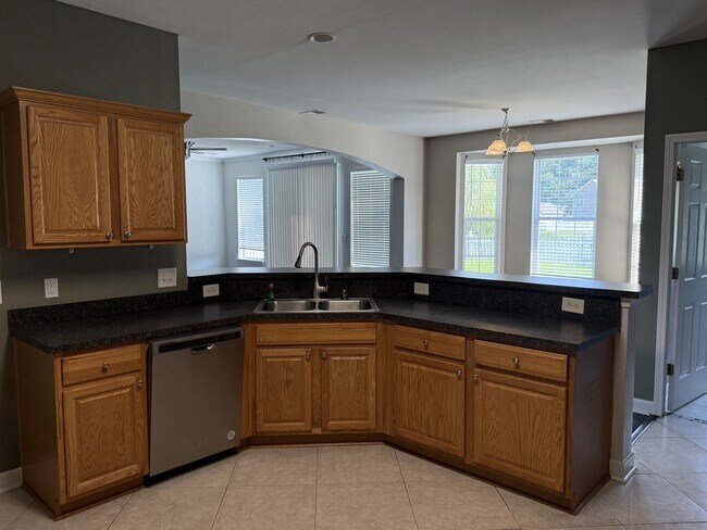 Building Photo - 717 Gazania Ln