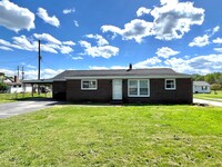 Building Photo - 4 Bedroom 2 Bathroom Home Located in Empor...