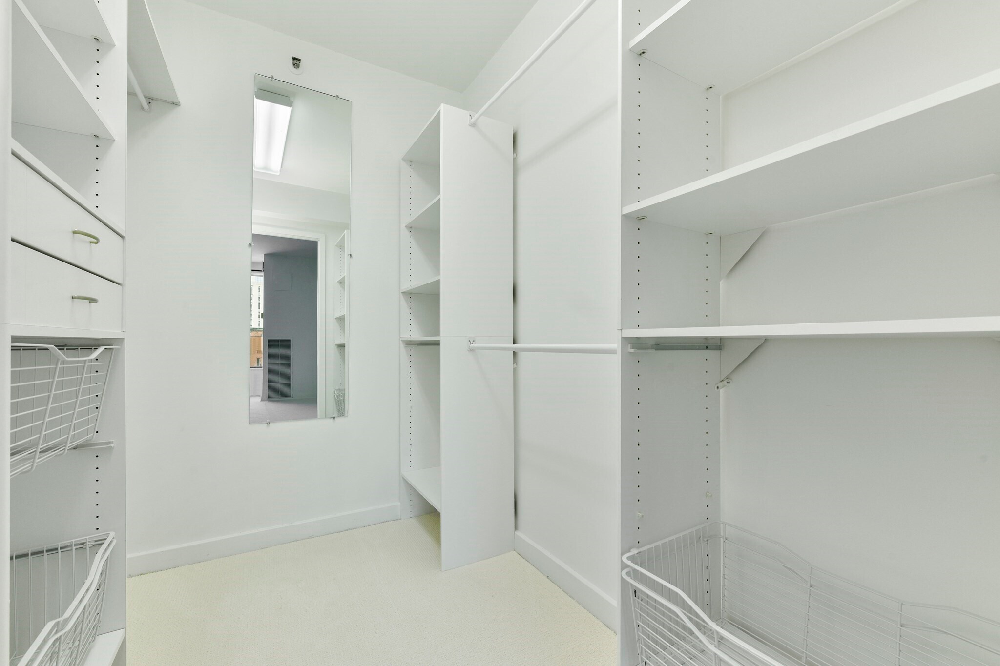 Building Photo - 220 Boylston St